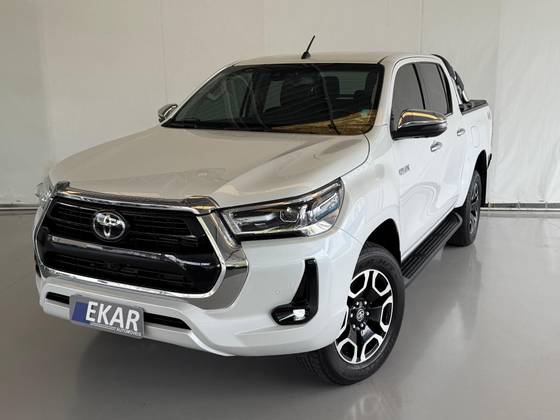 TOYOTA HILUX 2.8 D-4D TURBO DIESEL CD SRX 4X4 AUTOMÁTICO